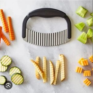 Pampered Chef Crinkle Cutter | Discontinued | Brand New